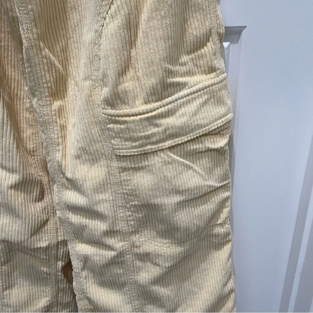 Urban Outfitters BDG Yellow Low Rise Corduroy Skater Pants Size 28